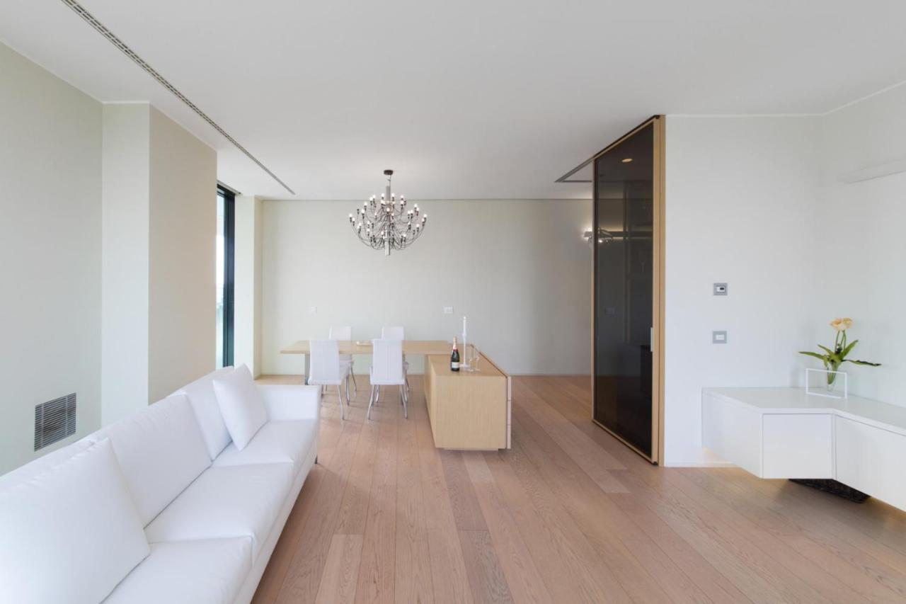 Stylish Elegant Suite In Torre Solaria With Exclusive Milan'S View Kültér fotó