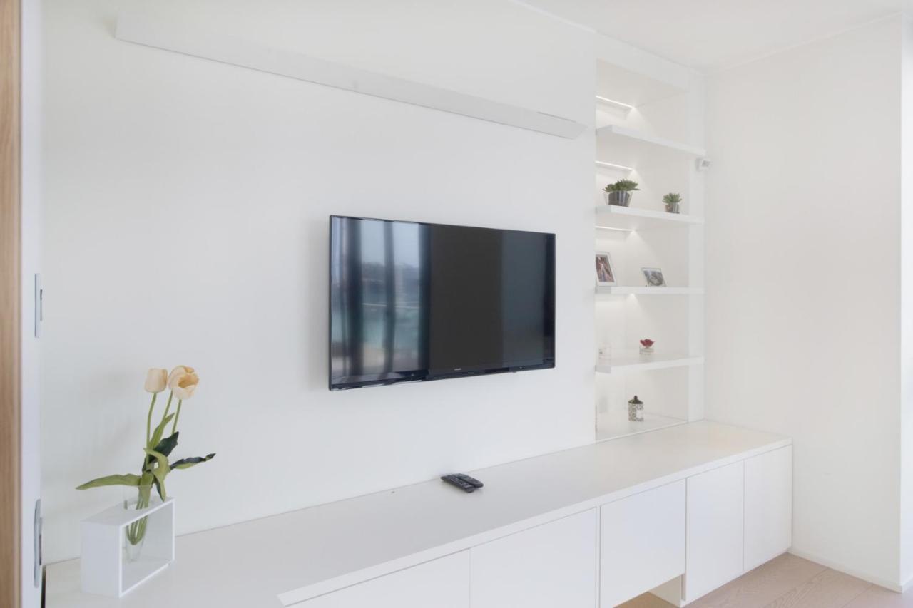 Stylish Elegant Suite In Torre Solaria With Exclusive Milan'S View Kültér fotó