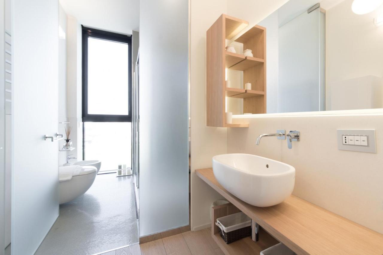 Stylish Elegant Suite In Torre Solaria With Exclusive Milan'S View Kültér fotó